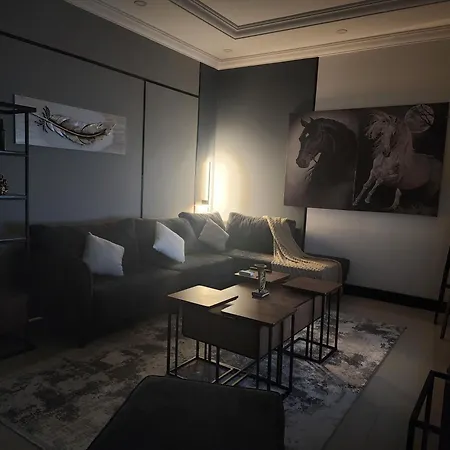 Elegant Luxury Apartment In Jeddah Near Airport-3
